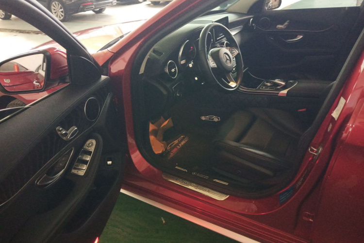 奔驰C级 2017款 改款 C 180 L 时尚型运动版中控内饰20