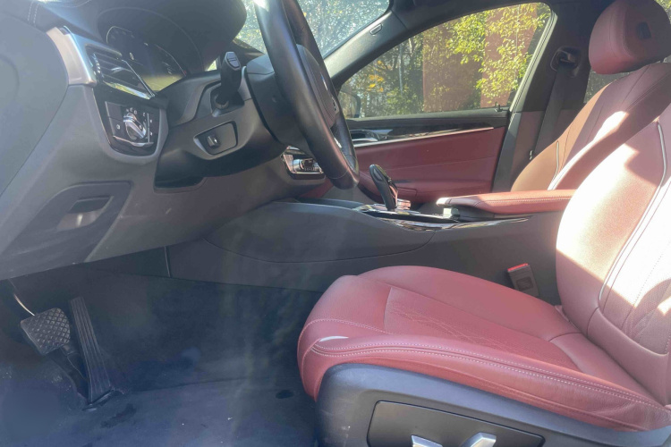 宝马5系 2022款 改款 525Li M运动套装中控内饰7003