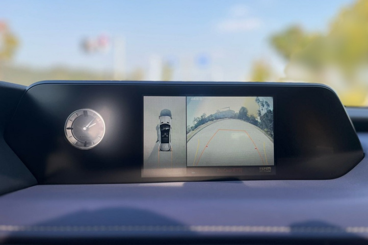 雷克萨斯UX 2020款 200 特别版中控内饰7006