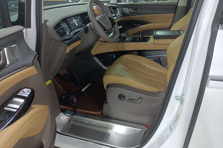 腾势D9 2022款 EV 600 四驱旗舰型局部细节19