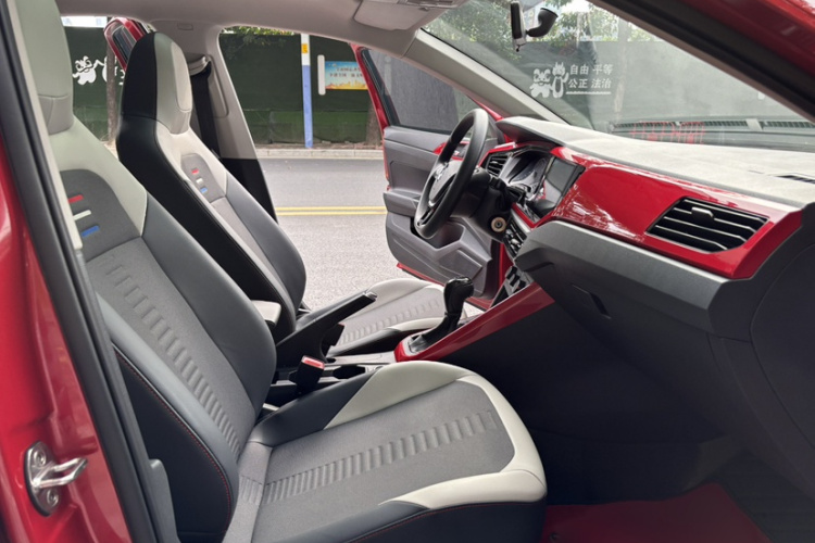 大众 Polo 2019款 Plus 1.5L 自动全景乐享版中控内饰7010