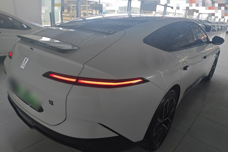 阿维塔12 2024款 700 三激光后驱智享版车身外观7