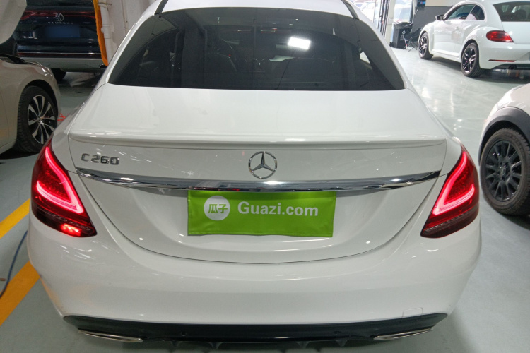 奔驰C级 2019款 C 260 运动版车身外观6