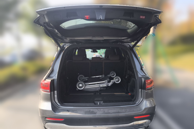 奔驰GLB 2022款 改款二 GLB 200 时尚型局部细节23