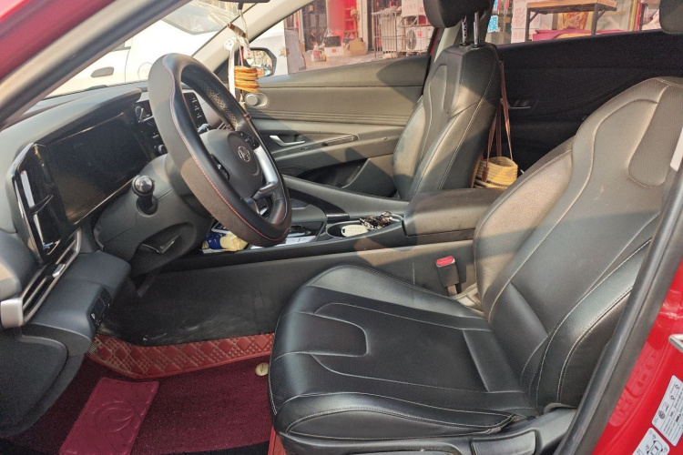 现代 伊兰特 2021款 1.5L CVT GLX精英版中控内饰19