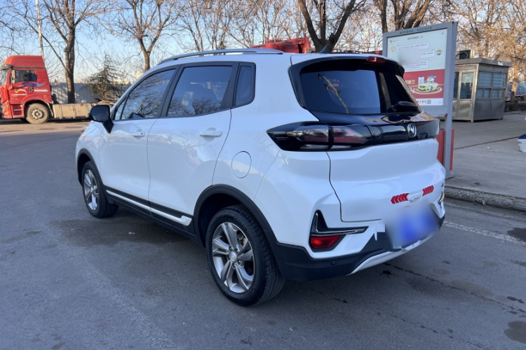 长安CS15 2019款 1.5L 手动进取型 国VI车身外观6007