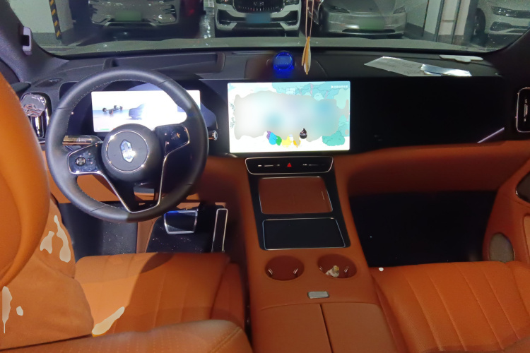 鸿蒙智行 问界M8 2025款 增程 Max+版 53.4kWh 6座版中控内饰12