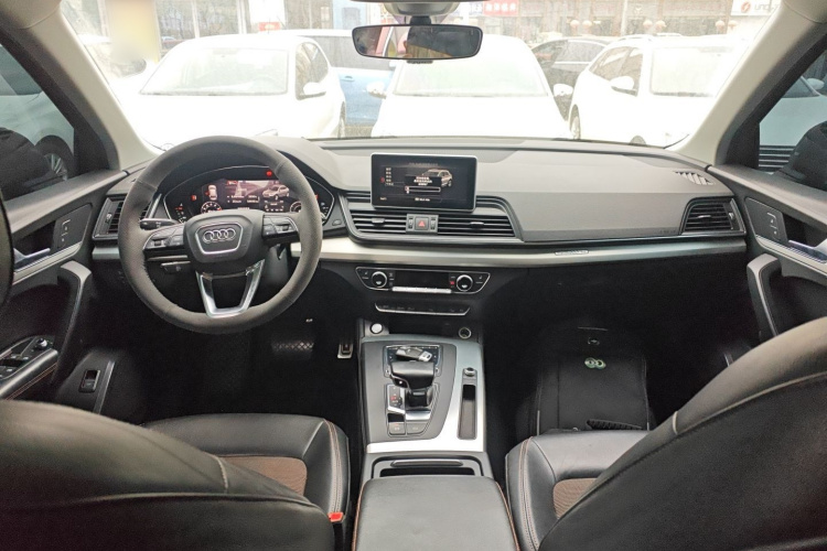 奥迪Q5L 2018款 40 TFSI 荣享时尚型 国V中控内饰12