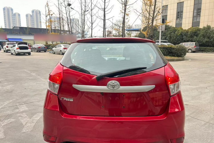 丰田 YARiS L 致炫 2015款 1.5E 自动魅动版车身外观6004