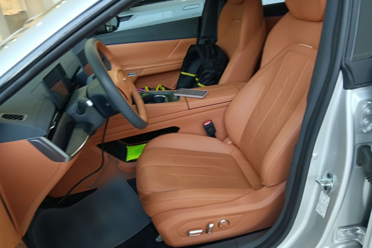 东风奕派 eπ007 2025款 纯电 565四驱Max领航版中控内饰19