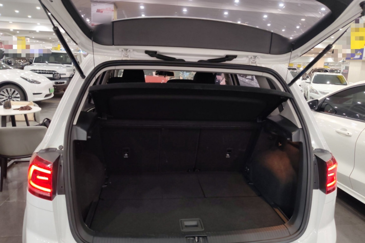 大众 高尔夫·嘉旅 2018款 1.6L 自动舒适型机舱底盘23