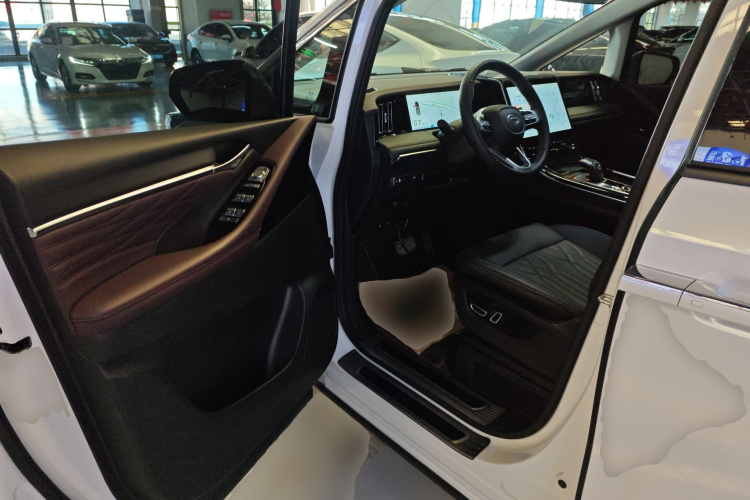 广汽传祺 传祺M8 2024款 大师系列 400T 尊贵版中控内饰7003