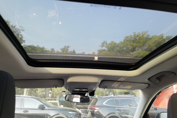 雪佛兰 探界者Plus 2024款 102km RS 至臻版中控内饰22