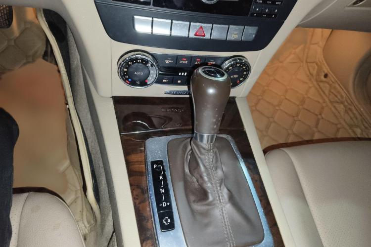 奔驰C级 2013款 C 260 CGI 优雅型中控内饰18