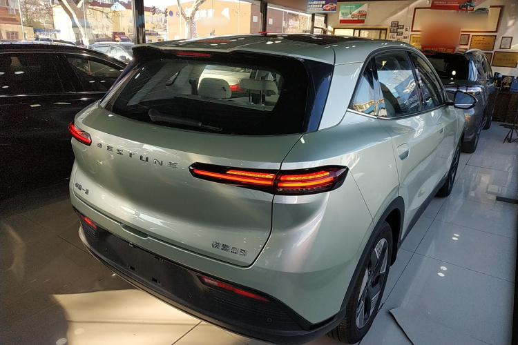 奔腾 悦意03 2025款 565km 臻享版车身外观7