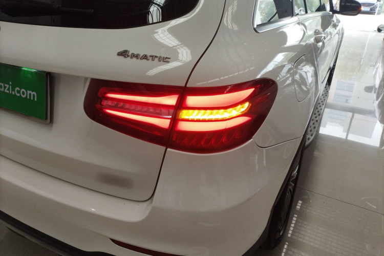 奔驰GLC 2017款 GLC 260 4MATIC 动感型车身外观9