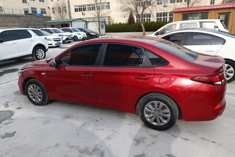 现代 悦动 2017款 1.6L 手动悦目版GL车身外观4