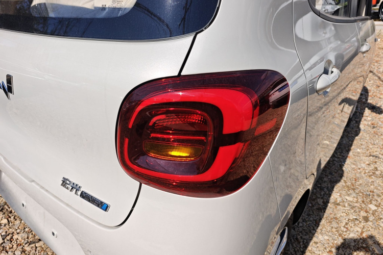 五菱汽车 宏光MINIEV 2025款 四门版 进阶款车身外观6006