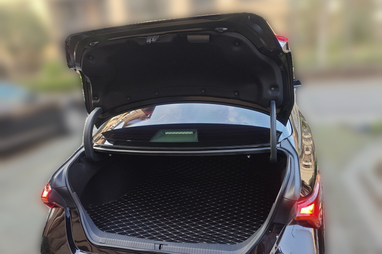 丰田 亚洲龙 2019款 双擎 2.5L XLE尊贵版 国VI中控内饰23