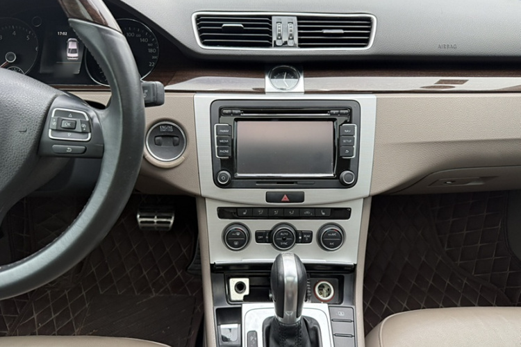 大众 迈腾 2015款 1.8TSI 尊贵型车身外观6011