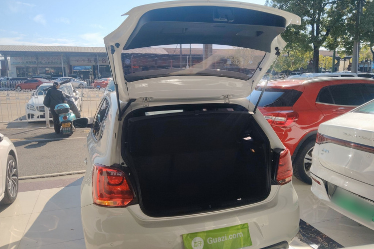 大众 Polo 2012款 1.4TSI GTI机舱底盘23