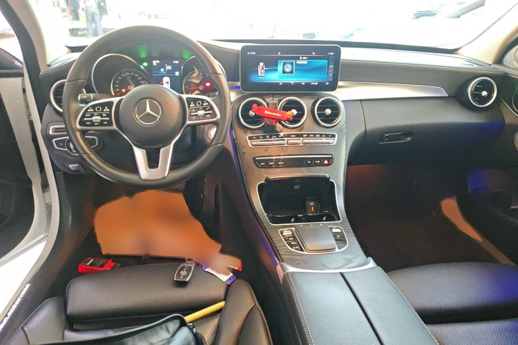 奔驰C级 2019款 C 260 L 运动版中控内饰7002