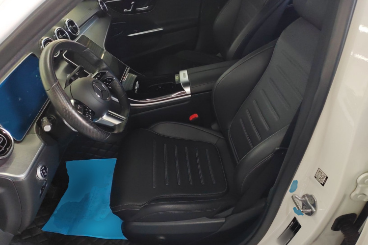 奔驰C级 2022款 C 200 L 运动版中控内饰19