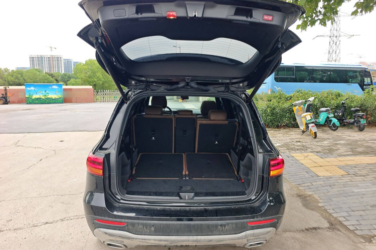 奔驰GLB 2024款 GLB 200 时尚型机舱底盘23