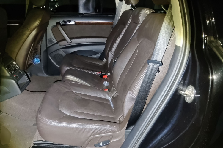 奥迪Q7 2014款 35 TFSI 进取型中控内饰21