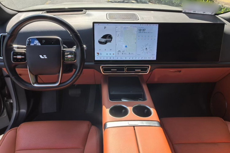 理想汽车 理想L8 2023款 Pro中控内饰7006