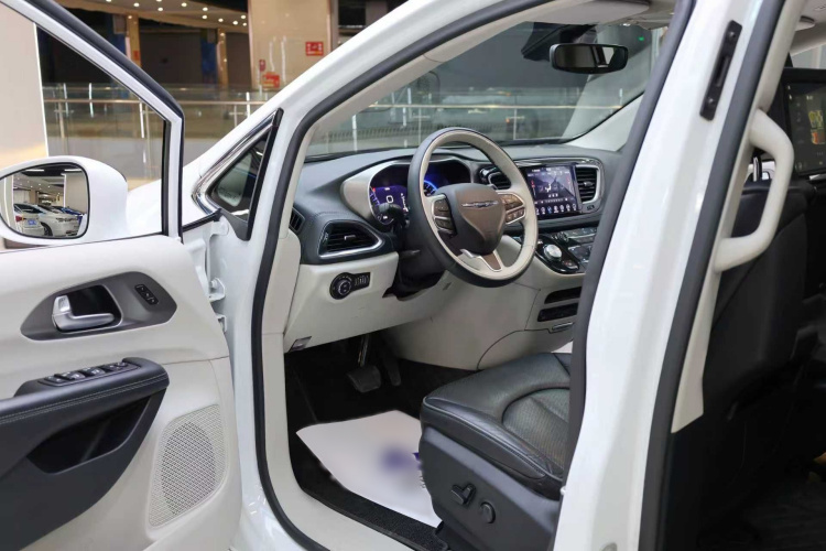 克莱斯勒 大捷龙(进口) 2017款 3.6L 尊享版中控内饰7001