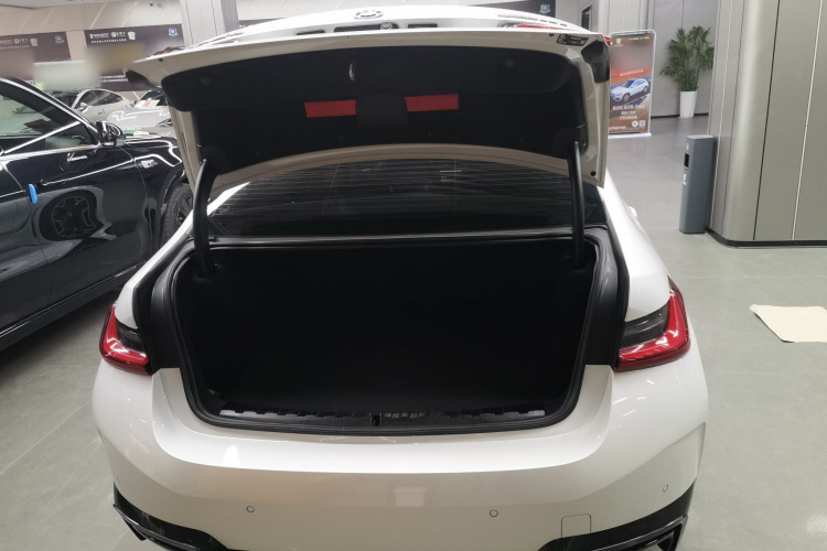 宝马i3 2024款 eDrive 35 L局部细节23