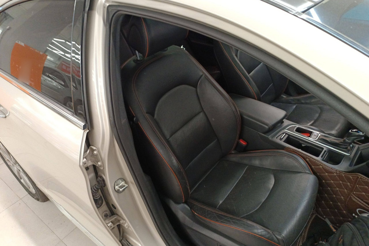 现代 索纳塔 2015款 1.6T GLS智能型局部细节41