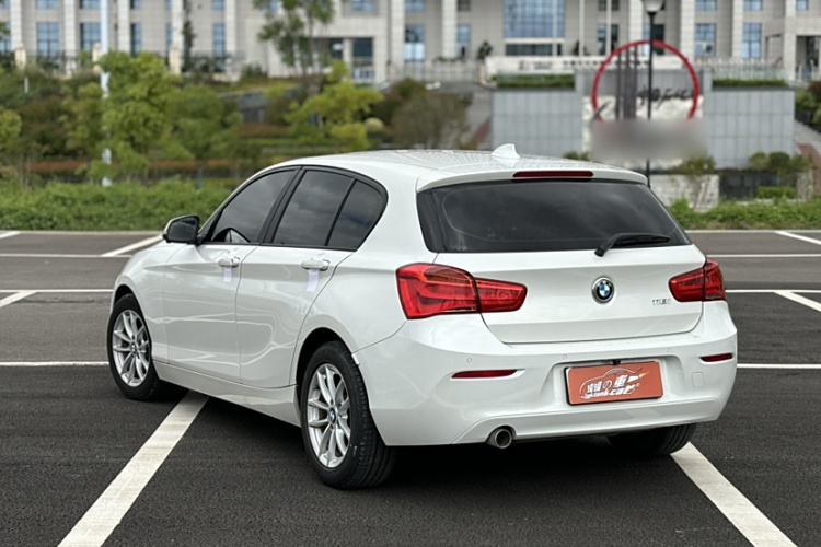 宝马1系(进口) 2016款 118i 领先型车身外观6002