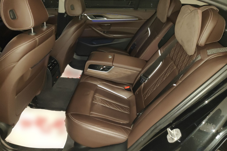 宝马5系新能源 2020款 里程升级版 530Le 豪华套装中控内饰7004