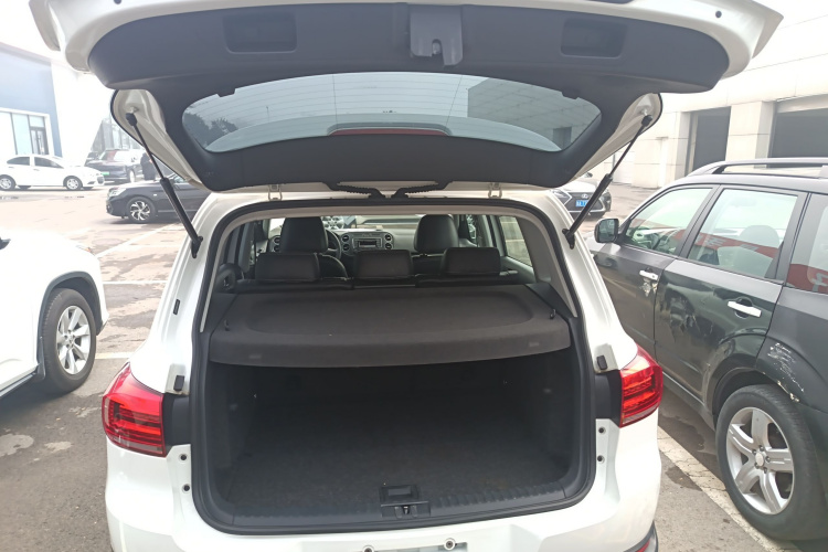 大众 途观 2017款 300TSI 自动两驱丝绸之路风尚版机舱底盘23