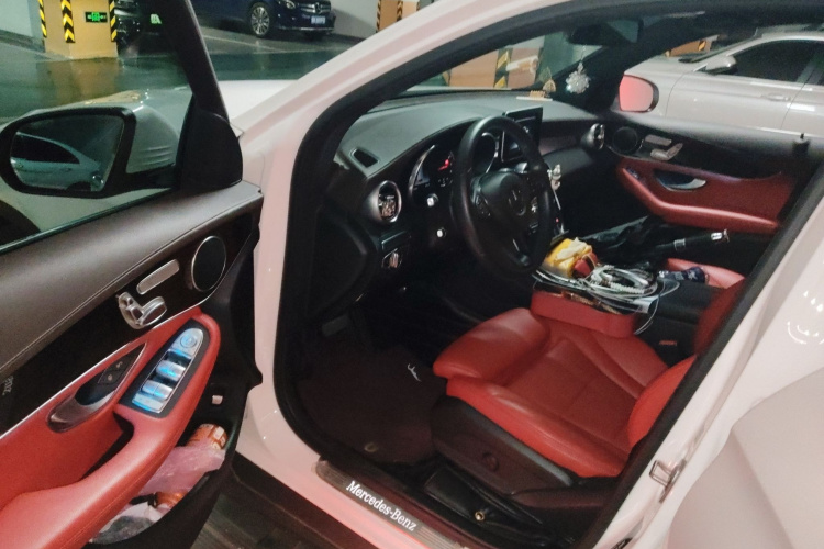 奔驰GLC 2019款 GLC 260 L 4MATIC 动感型中控内饰20