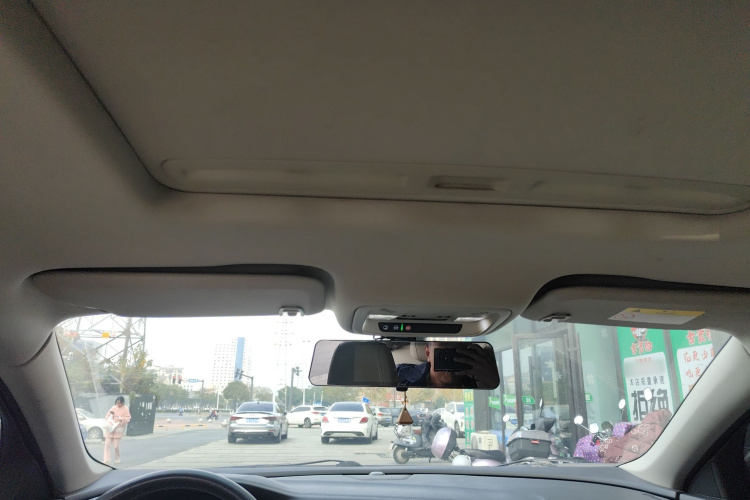 别克 君威 2020款 552T 精英型中控内饰22