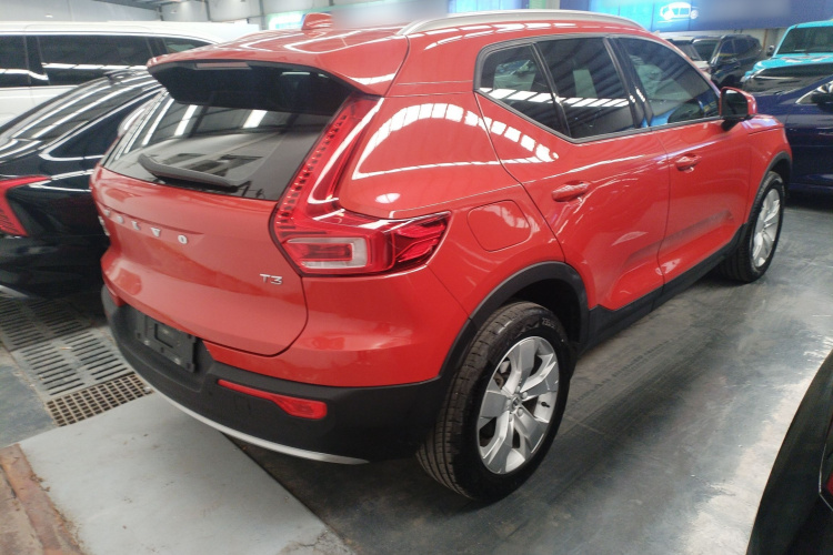 沃尔沃XC40 2020款 T3 智行时尚版车身外观7