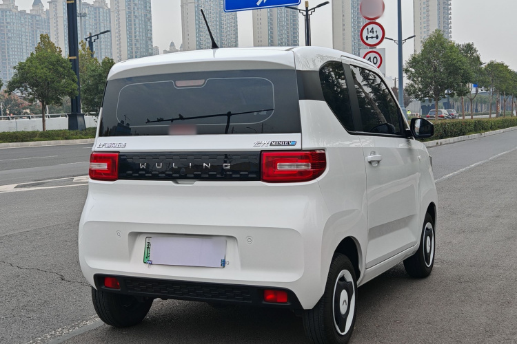 五菱汽车 宏光MINIEV 2022款 自在款 磷酸铁锂车身外观6004