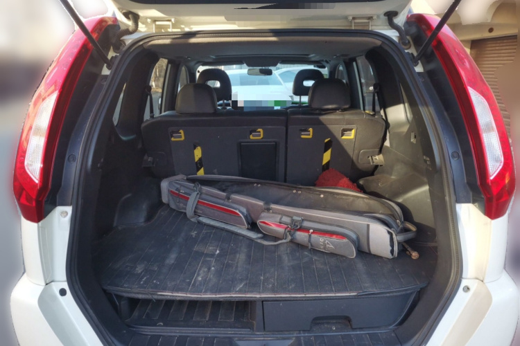 日产 奇骏 2012款 2.5L CVT豪华版 4WD局部细节23