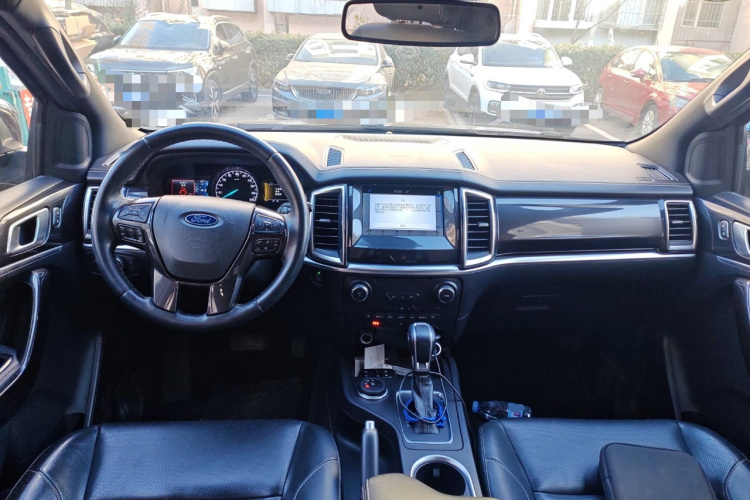 福特 撼路者 2020款 2.3T 汽油自动四驱旗舰版 7座中控内饰12