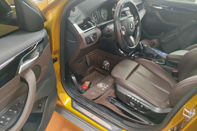 宝马X2 2020款 sDrive25i 领先型M越野套装中控内饰7003