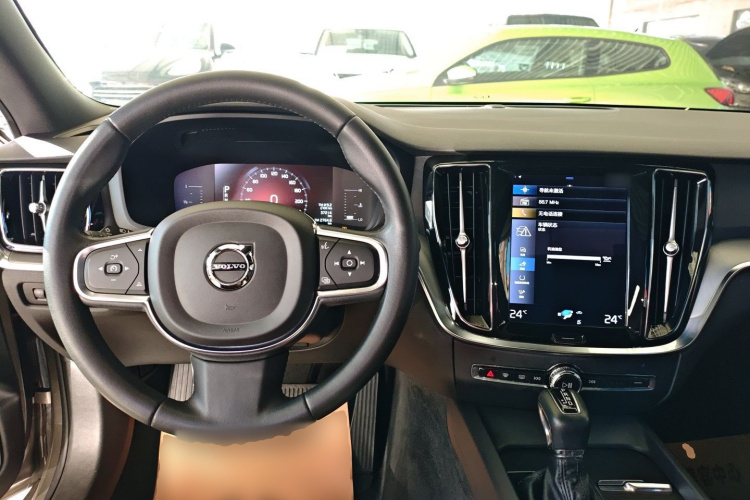 沃尔沃S60 2021款 T4 智逸豪华版中控内饰7002