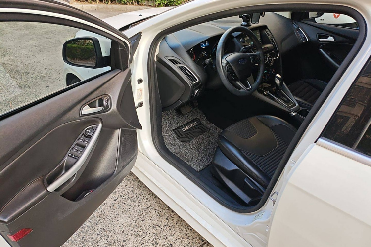 福特 福克斯 2017款 两厢 EcoBoost 180 自动运动型中控内饰7003