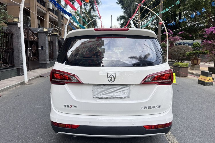 宝骏730 2019款 1.5L 手动时尚型 7座 国VI车身外观6008