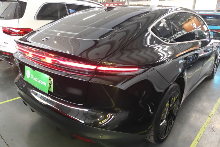 蔚来ET5 2022款 75kWh车身外观7