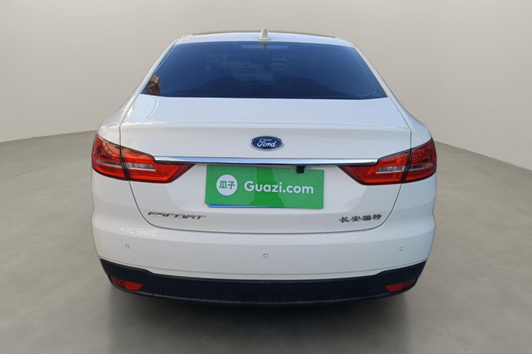 福特 福睿斯 2019款 1.5L 自动质享型车身外观6