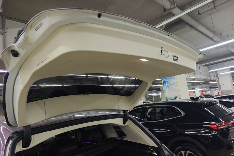 宝马iX3 2022款 创领型机舱底盘23