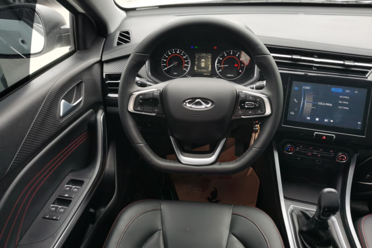 奇瑞 瑞虎3X 2021款 改款 钻石版 1.5L 手动2克拉中控内饰13